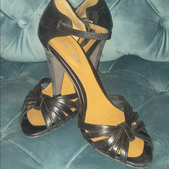 NA NA Black Peep Toe Sandal - Picture 3 of 3